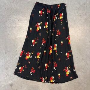 Black floral maxi skirt with elastic waist M/L size